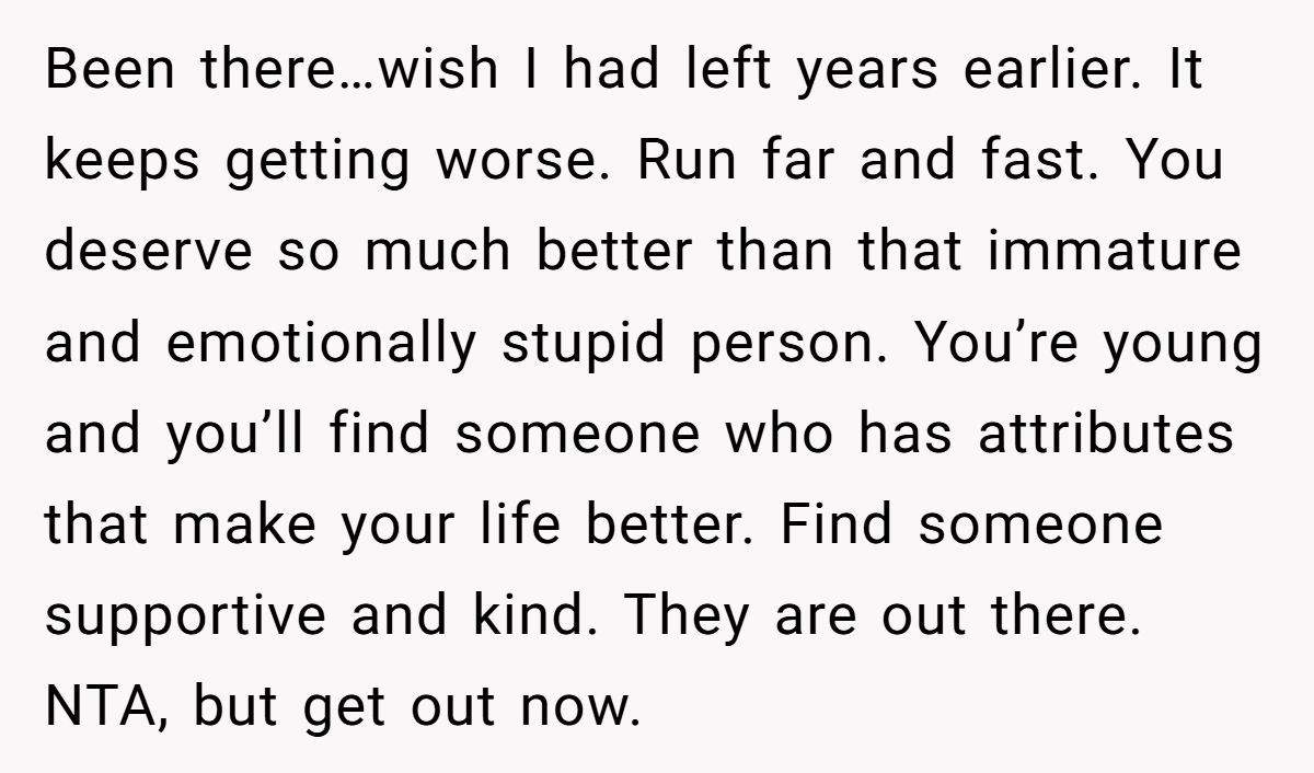 Man Tells Girlfriend He’ll Keep Daughter Away After She Says She Felt Disrespected At Family Dinner Generated by Aubtu.biz