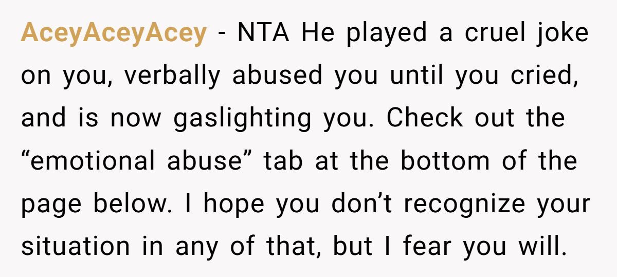 Man Spent 10 Minutes Blaming Girlfriend For Losing The Only Key, Then Revealed It Was A ‘Prank’ Generated by Aubtu.biz
