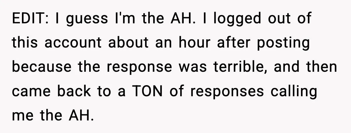 Guy Rages At Girlfriend For “Ruining” His Fancy White Dress Gift With Her Period Generated by Aubtu.biz