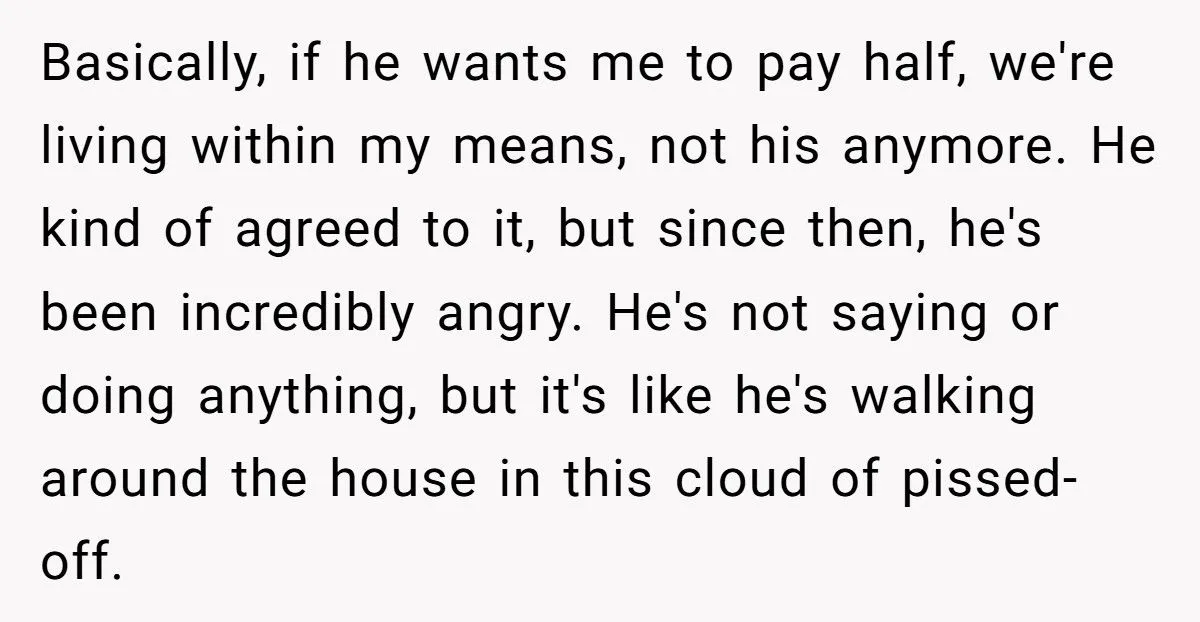 Man Making Three Times More Calls His Fiancée A Gold Digger When She Won’t Go 50/50 Generated by Aubtu.biz