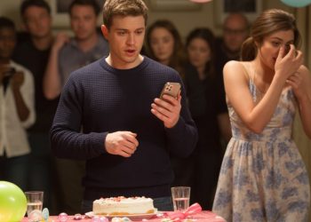 Boyfriend Exposes Cheating Girlfriend In Front Of Family And Friends At Her Birthday Party Boyfriend Exposes Cheating Girlfriend In Front Of Family And Friends At Her Birthday Party