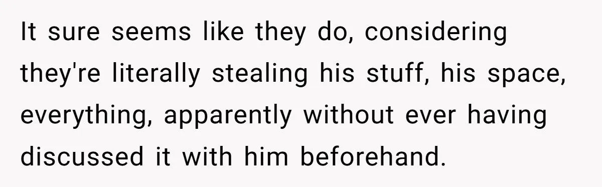 Mom Installs Padlock On Soldier Son’s Room After Husband And Other Son Try To Loot His Belongings Generated by Aubtu.biz