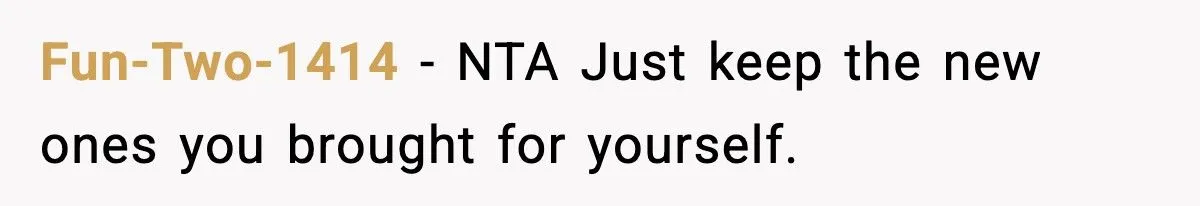 Man Calls Out Wife For Stealing His Underwear While She’s Eight Months Pregnant