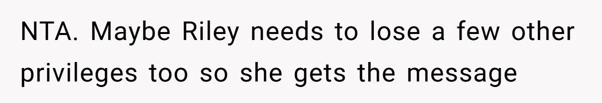 Mom Refuses to Buy Concert Tickets After Teen Daughter Bullies Teacher About Her Son’s Illnes