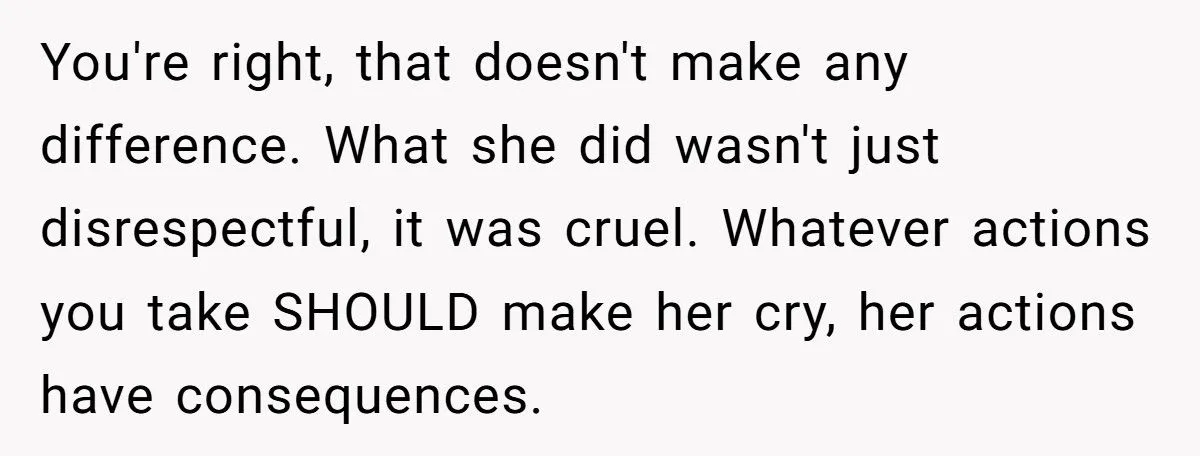 Mom Refuses to Buy Concert Tickets After Teen Daughter Bullies Teacher About Her Son’s Illnes