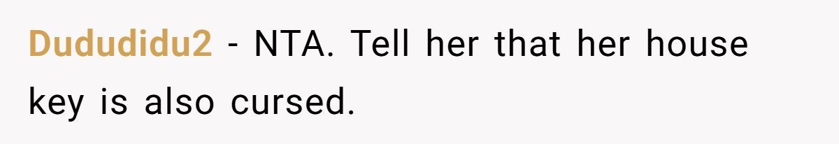 Woman Told Her Future MIL That Her Engagement Ring Was Cursed After She Stole It Generated by Aubtu.biz