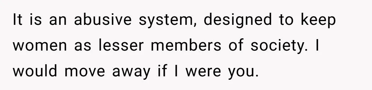 A Redditor’s Rebellion Against Tradition Sparks Family Fireworks Generated by Aubtu.biz