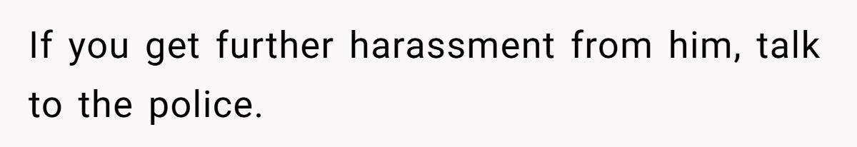 She Told a Restaurant About a Delivery Driver Who Wouldn’t Stop Texting Her - Now He’s Fired. Generated by Aubtu.biz