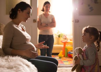 This Pregnant Woman Explained Babies To Her Friend’s Kid – Did She Cross The Line? This Pregnant Woman Explained Babies To Her Friend’s Kid – Did She Cross The Line?