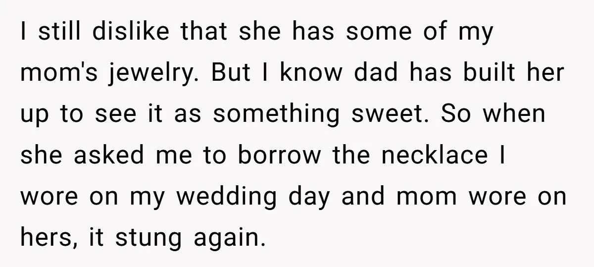 A Bride Accuses Half Sister of ‘Gatekeeping Late Mom’s Love’ Over Necklace
