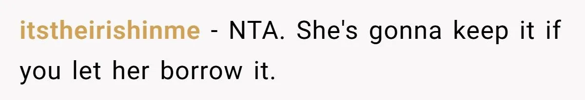 A Bride Accuses Half Sister of ‘Gatekeeping Late Mom’s Love’ Over Necklace