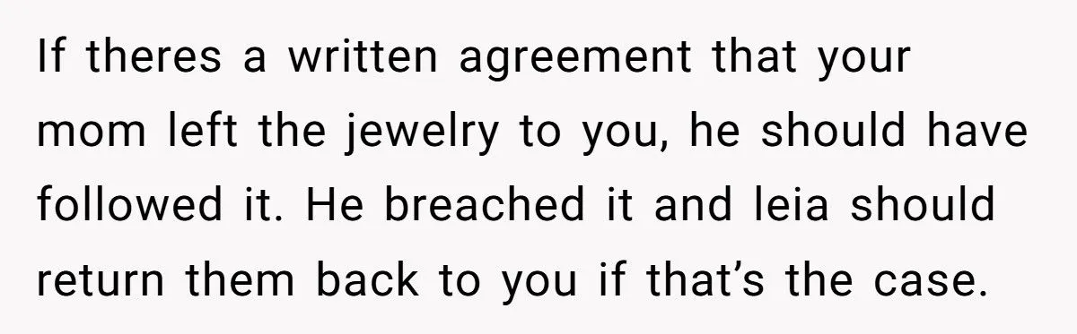 A Bride Accuses Half Sister of ‘Gatekeeping Late Mom’s Love’ Over Necklace