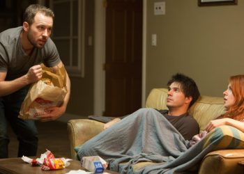 Man Lets Friend Crash Rent-Free, Gets Betrayed Over One Simple Rule