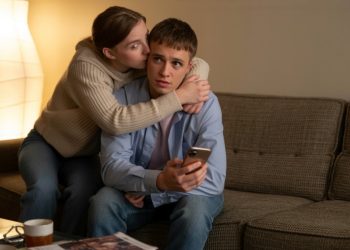 Brother And Sister Get Called “Jaime And Cersei” After Disturbingly Long Lap Hugs Brother And Sister Get Called “Jaime And Cersei” After Disturbingly Long Lap Hugs