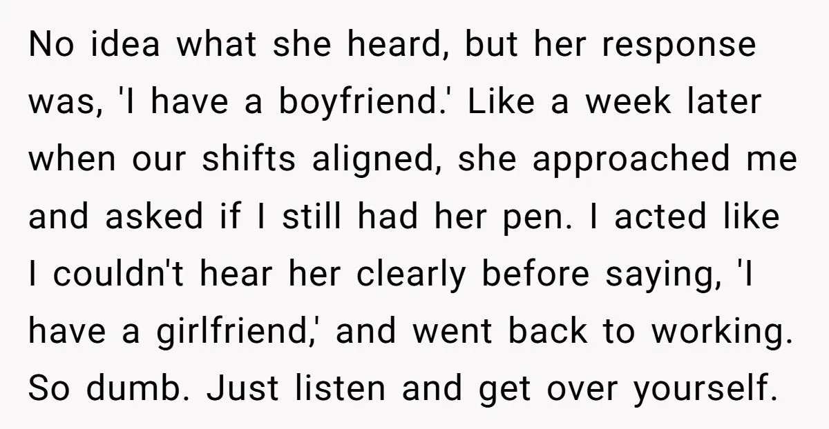 Man Asked Politely For Barstool, Woman Assumes He’s Flirting, His Comeback Left Her Red-Faced Generated by Aubtu.biz