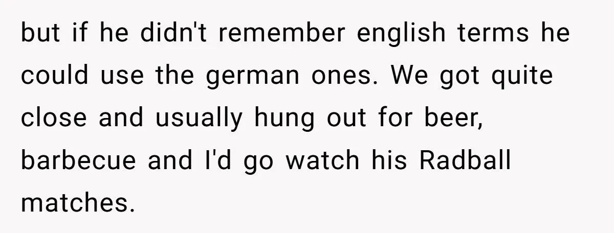 Man Asked Politely For Barstool, Woman Assumes He’s Flirting, His Comeback Left Her Red-Faced Generated by Aubtu.biz