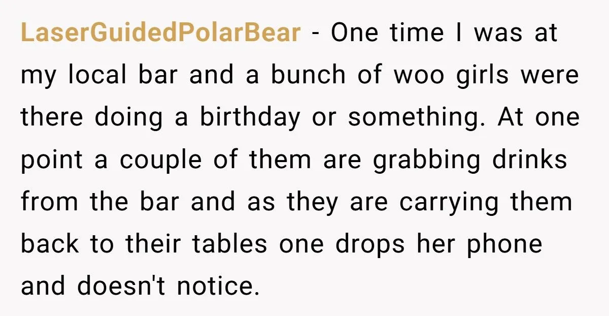 Man Asked Politely For Barstool, Woman Assumes He’s Flirting, His Comeback Left Her Red-Faced Generated by Aubtu.biz