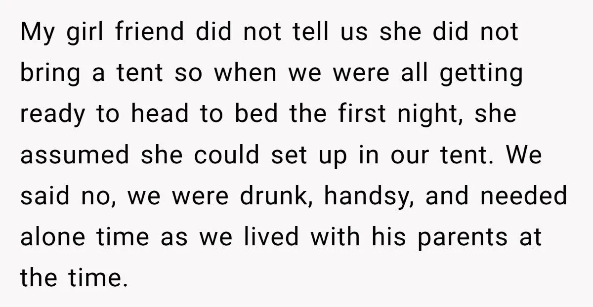 Man Asked Politely For Barstool, Woman Assumes He’s Flirting, His Comeback Left Her Red-Faced Generated by Aubtu.biz