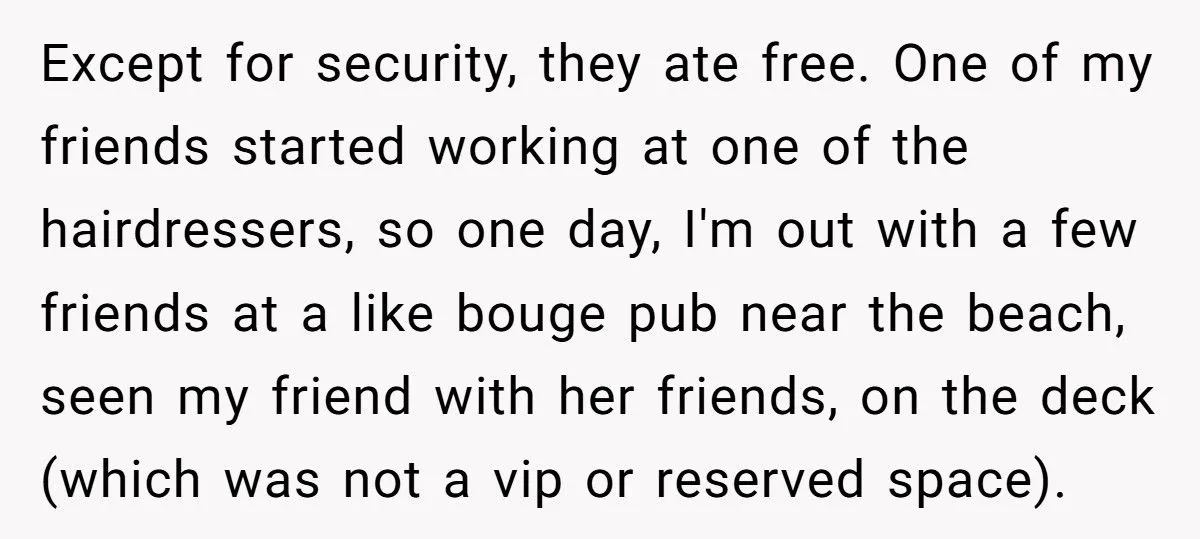Man Asked Politely For Barstool, Woman Assumes He’s Flirting, His Comeback Left Her Red-Faced Generated by Aubtu.biz