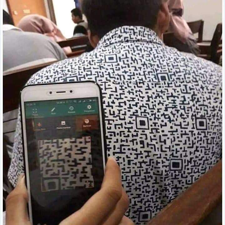 46 Hilariously Weird Photos That Make You Go "Hmmm"