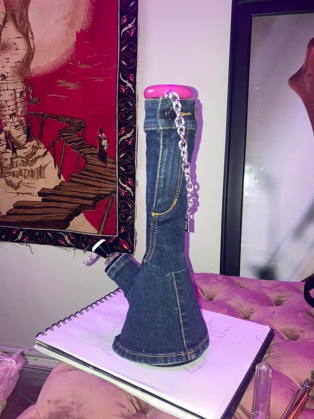 46 Hilariously Weird Photos That Make You Go "Hmmm"