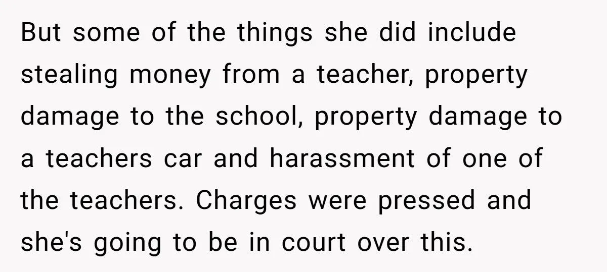 Parents Accuse Wrong Daughter For Years, Turns Out Their Favorite Is The Troublemaker Parents Accuse Wrong Daughter For Years, Turns Out Their Favorite Is The Troublemaker