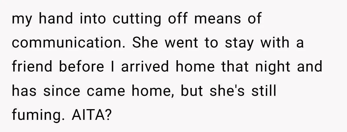 Man Ignored Wife’s Calls During Annual Phone-Free Trip, Later Finds Out It Was A Real Emergency