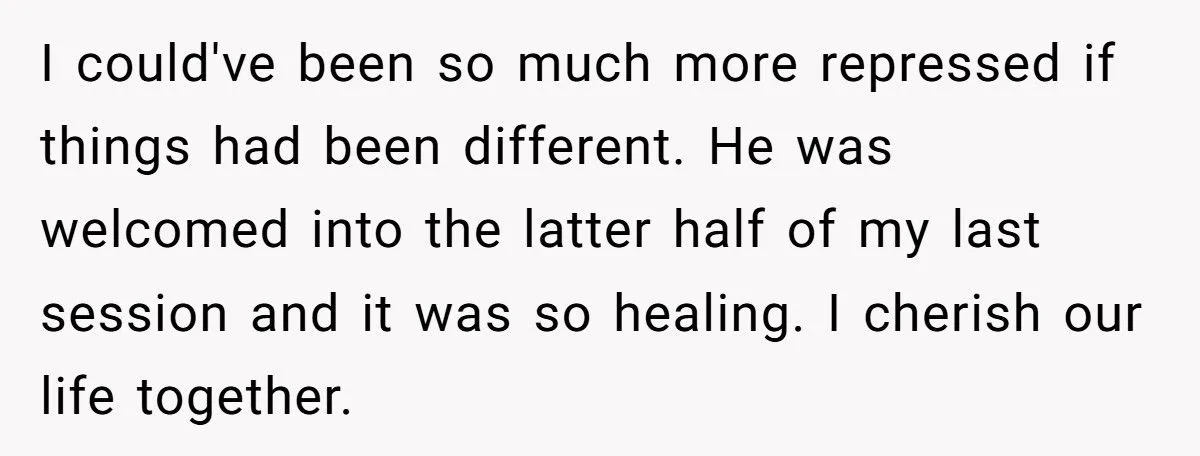 Man Ignored Wife’s Calls During Annual Phone-Free Trip, Later Finds Out It Was A Real Emergency