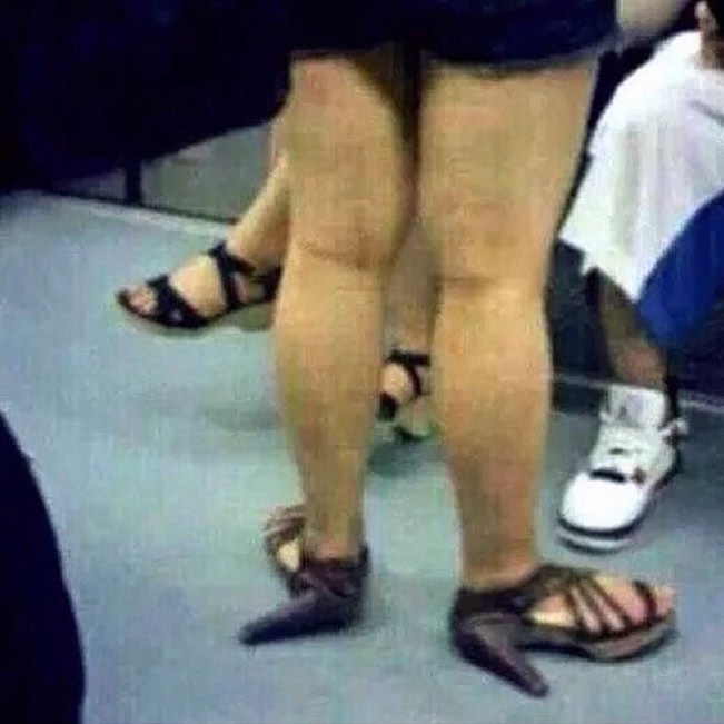 40 Photos Of People Standing Weirdly In Public That Defy All Logic