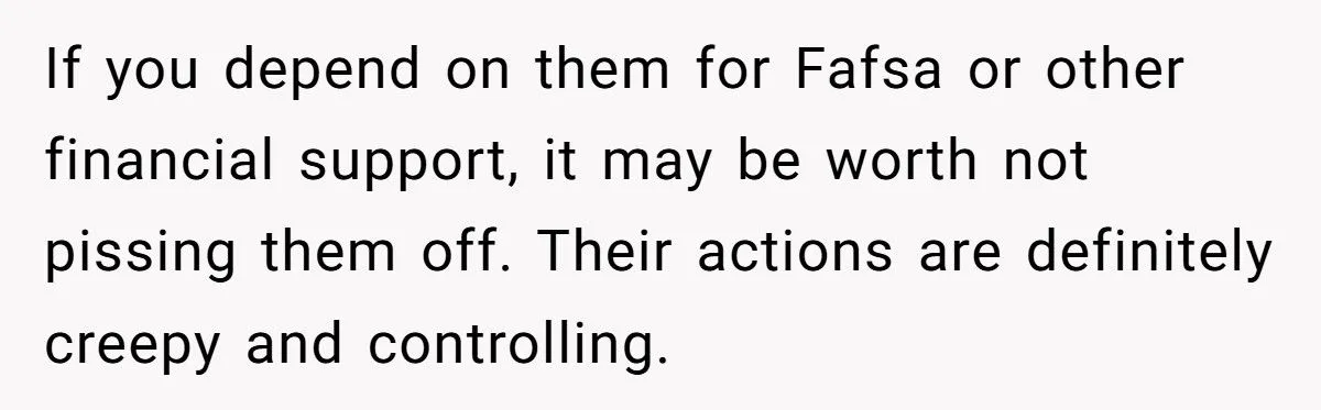 College Freshman Threatens To Turn Off Life360 After Parents Track Every Move