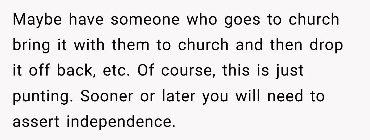 College Freshman Threatens To Turn Off Life360 After Parents Track Every Move