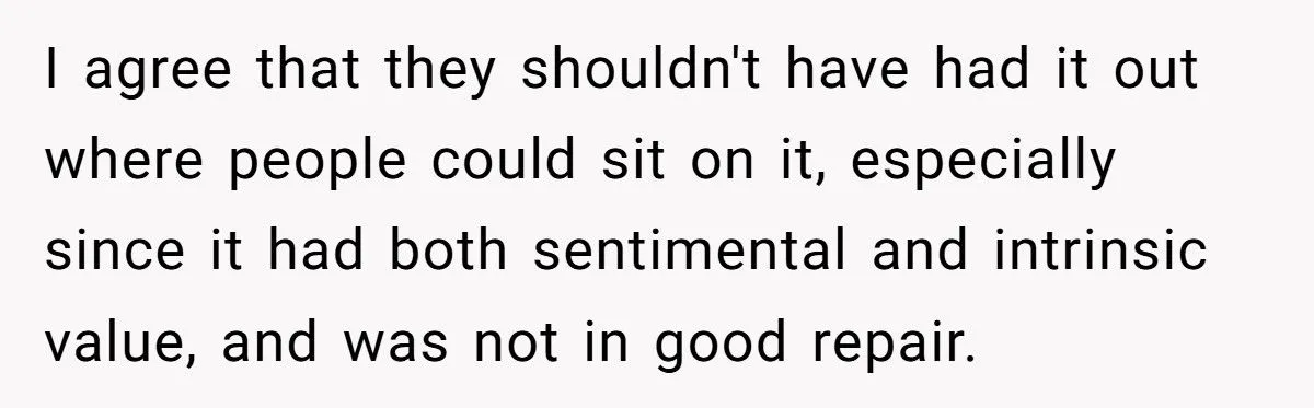 Woman Refuses To Pay For Antique Chair That Collapsed Under Her Weight At Friend’s Game Night Woman Refuses To Pay For Antique Chair That Collapsed Under Her Weight At Friend’s Game Night