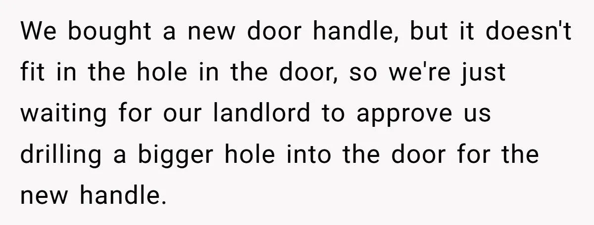 Girlfriend Takes Laptop Back After Boyfriend’s Sister Raids Their House And Steals It From Her