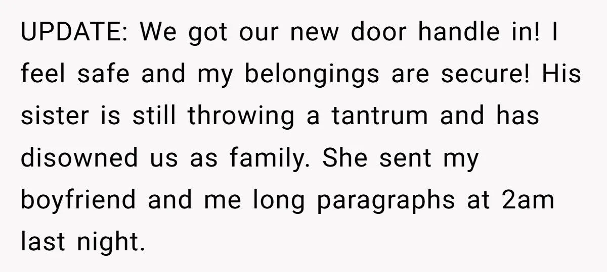 Girlfriend Takes Laptop Back After Boyfriend’s Sister Raids Their House And Steals It From Her