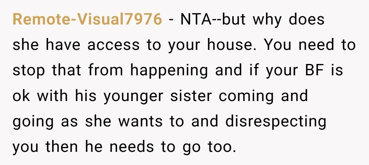 Girlfriend Takes Laptop Back After Boyfriend’s Sister Raids Their House And Steals It From Her