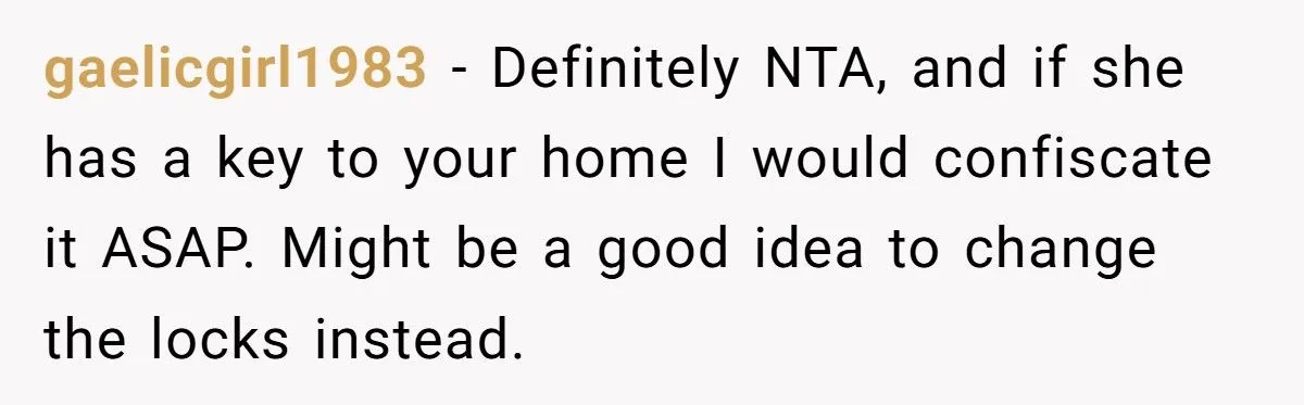 Girlfriend Takes Laptop Back After Boyfriend’s Sister Raids Their House And Steals It From Her