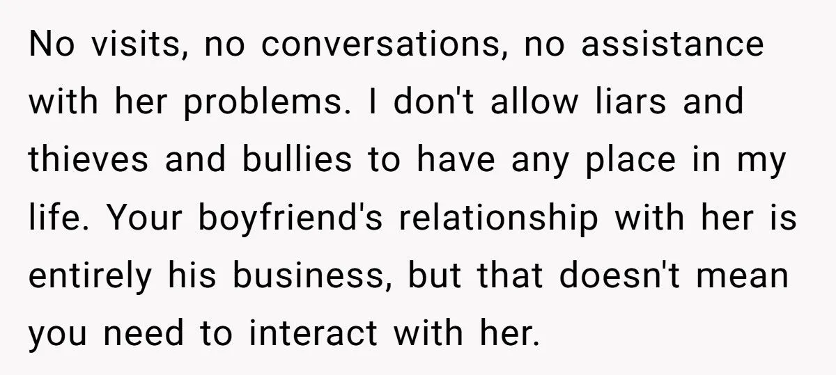 Girlfriend Takes Laptop Back After Boyfriend’s Sister Raids Their House And Steals It From Her