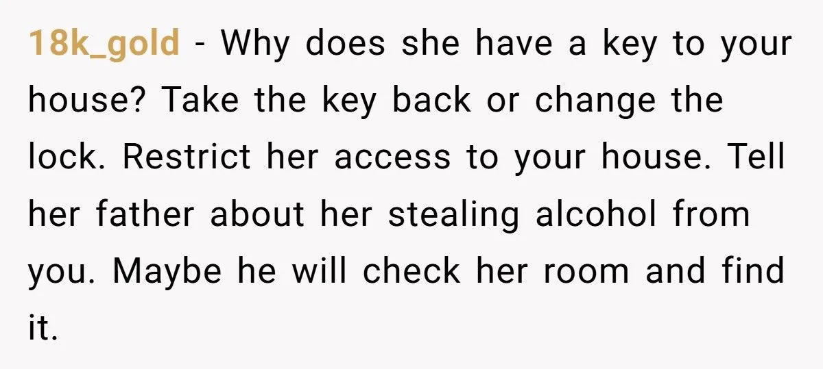 Girlfriend Takes Laptop Back After Boyfriend’s Sister Raids Their House And Steals It From Her