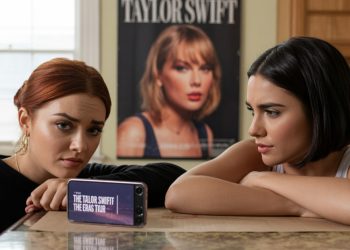 Woman Considers Selling Taylor Swift Ticket After Friend Turns Toxic Woman Considers Selling Taylor Swift Ticket After Friend Turns Toxic