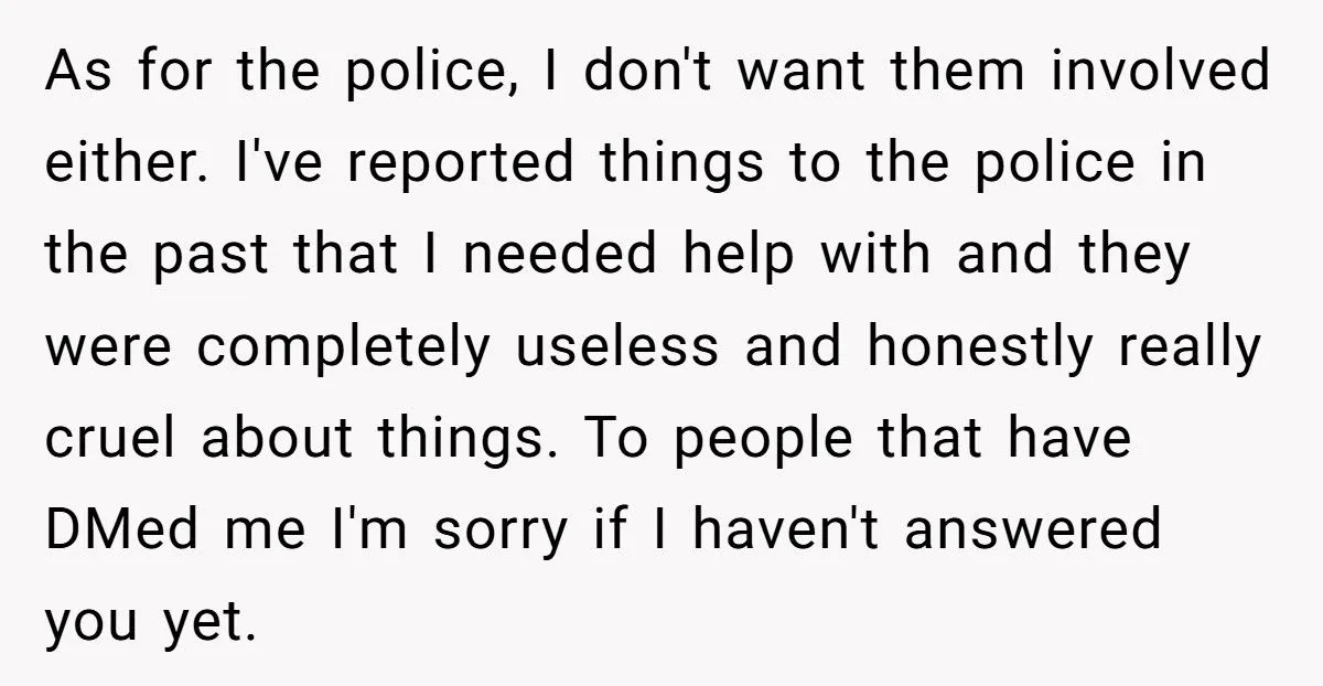 Teen Worker Threatens To Quit Her Job After Dad Demands Her Paycheck And Savings