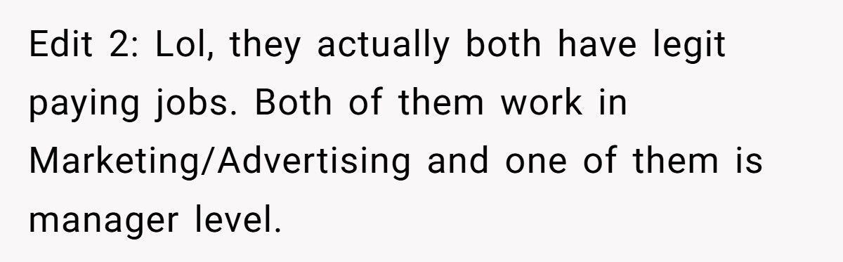 Hungry Diner Refuses To Let Influencers Take Pictures Of Their Food, So They Call Diner Selfish