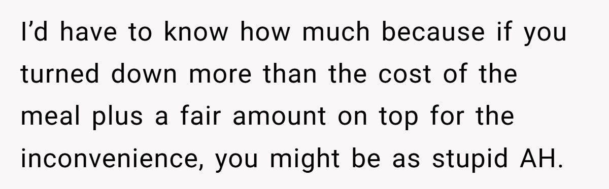 Hungry Diner Refuses To Let Influencers Take Pictures Of Their Food, So They Call Diner Selfish