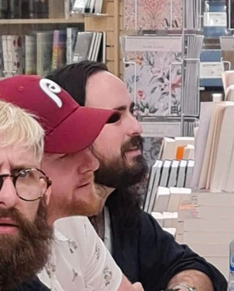 40 Deceiving Photos That Prove You Can’t Trust Your Eyes