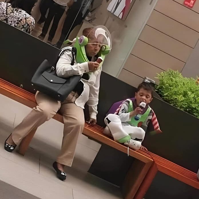 40 Weird And Wild Photos That Will Leave You Scratching Your Head, Laughing, And Maybe A Little Creeped Out