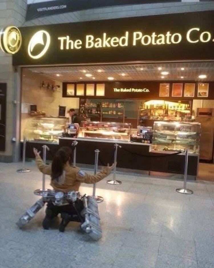 40 Weird And Wild Photos That Will Leave You Scratching Your Head, Laughing, And Maybe A Little Creeped Out