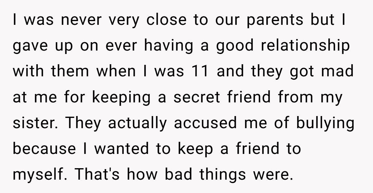 Parents Forced Twins To Share A Bed Until 18, Now One Pulls Away From Her Identical Twin Sister