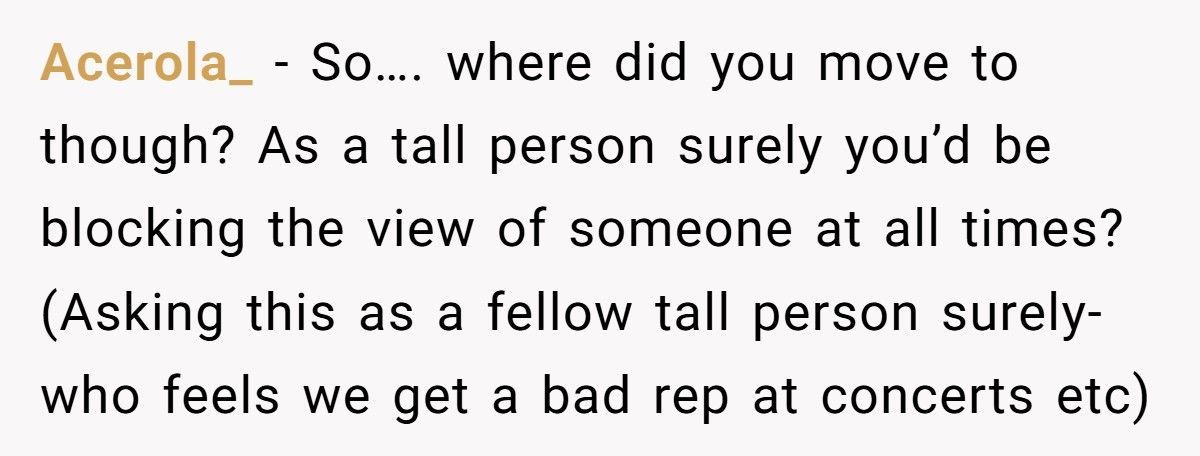 Tall Guy Gets Petty Revenge On Woman Who Opens Umbrella At Concert And Blocks Dozens Of Viewers Tall Guy Gets Petty Revenge On Woman Who Opens Umbrella At Concert And Blocks Dozens Of Viewers