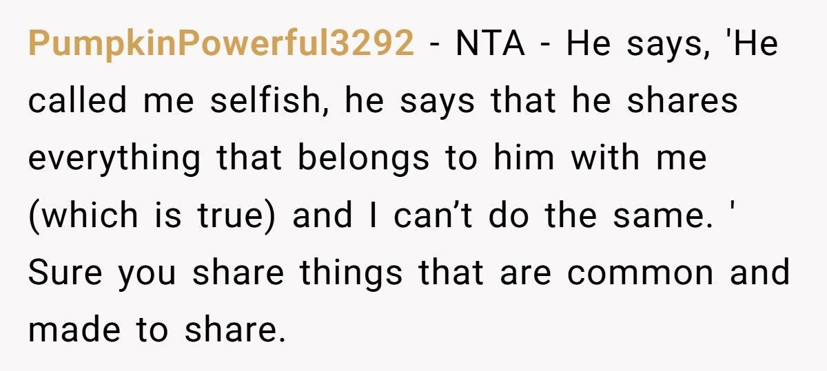 Woman Finally Tells Boyfriend The Real Reason He Can’t Use Her Chair, Now He Won’t Speak To Her