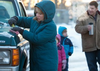 Neighbor Refuses To Help Family After They Screamed At Him For “Touching Their Truck”