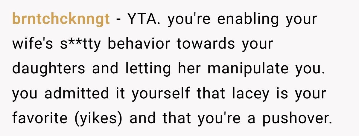 Teen Slams Dad For Babying Mom After Fight With Daughter Over Haircut